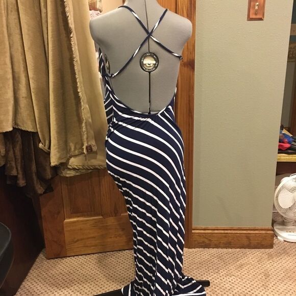 Studio Y maxi dress - Picture 2 of 3